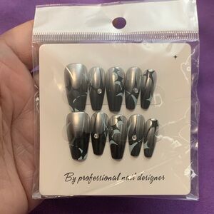 New Black and Silver Press-On Nails
